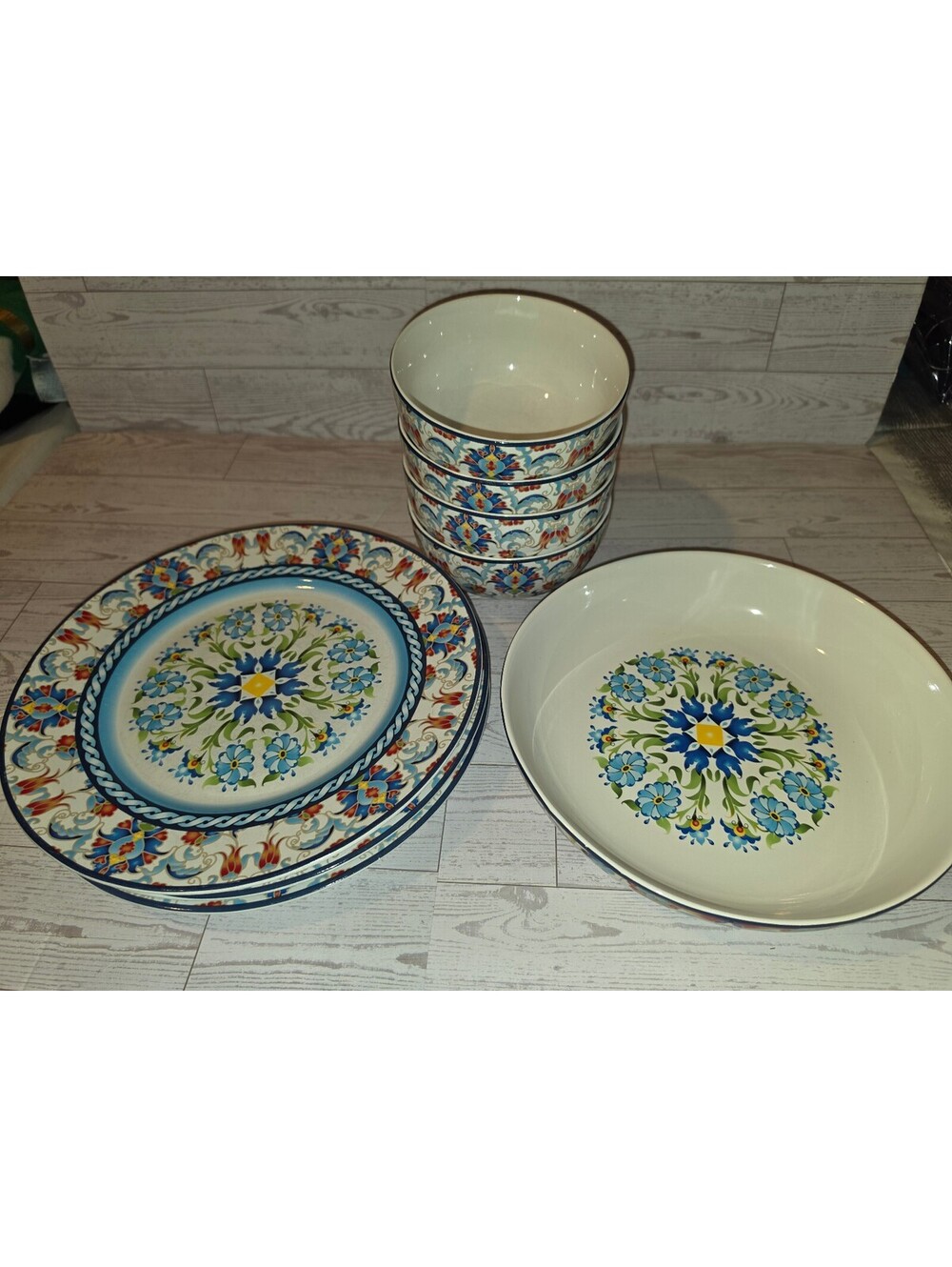 222 Fifth Tunisia 8-Piece Set Floral Multicolor Porcelain Discontinued